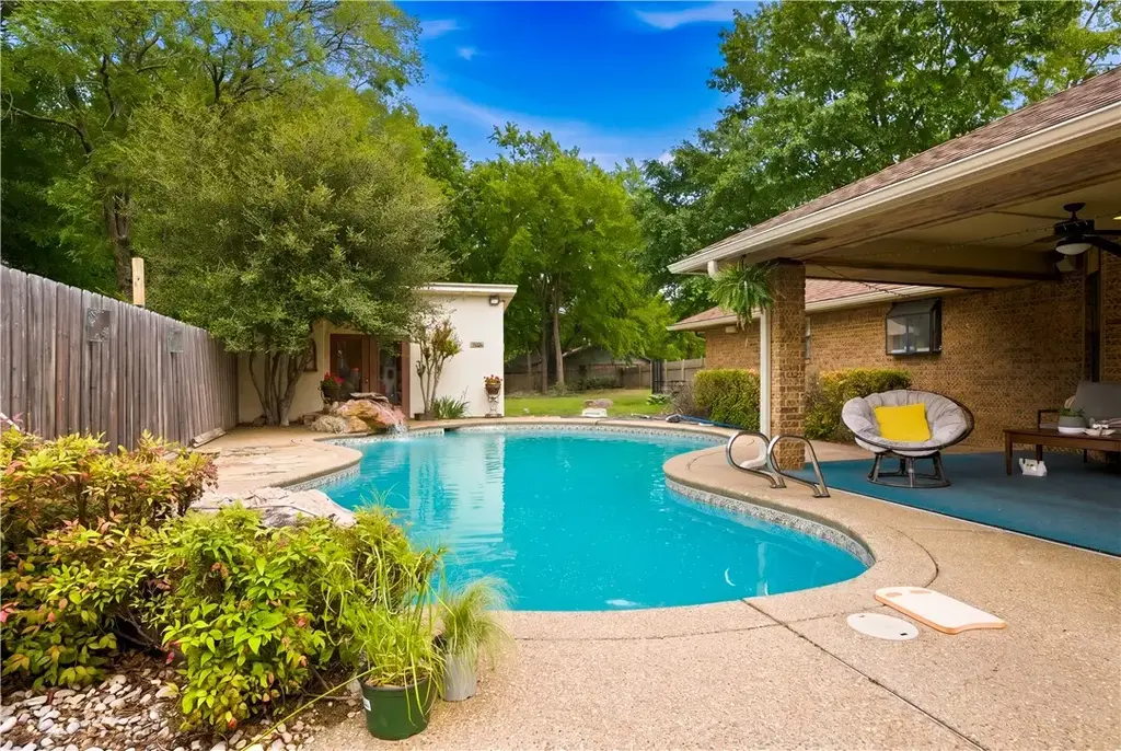 1613 S Colonial Circle, Sallisaw