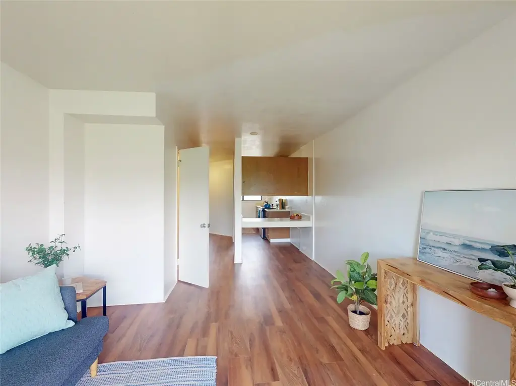 98-640 Moanalua Loop # 2040, Aiea