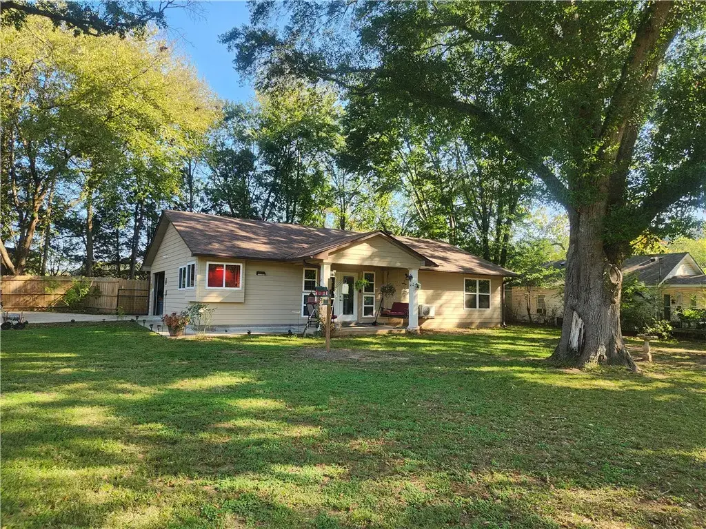 110 Walker Street, Ozark
