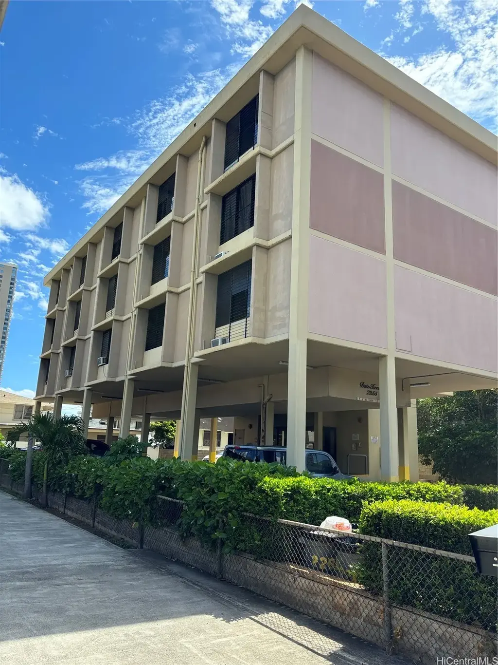 2255 Date Street # 205, Honolulu