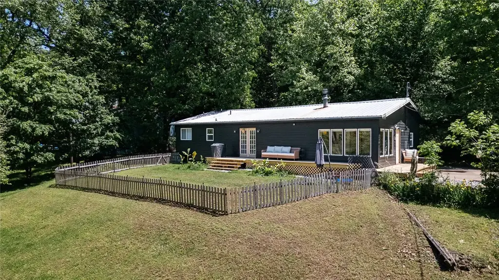 18952 Shoreline Way, Fayetteville