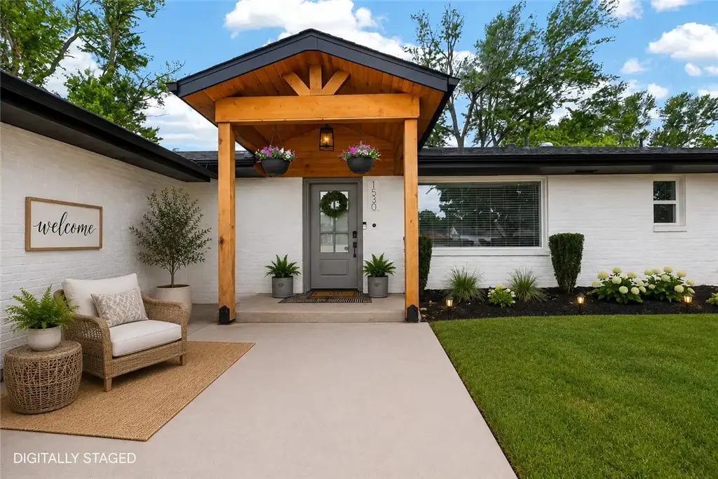 1530 Monte Ne Road, Rogers