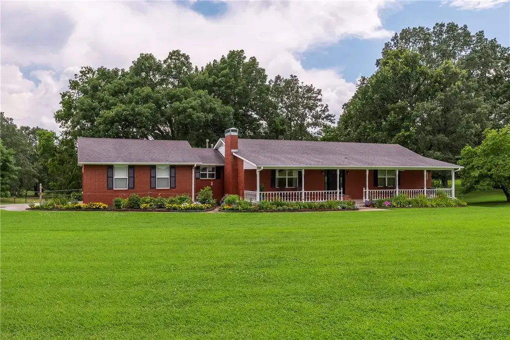 7665 W Wedington Drive, Fayetteville