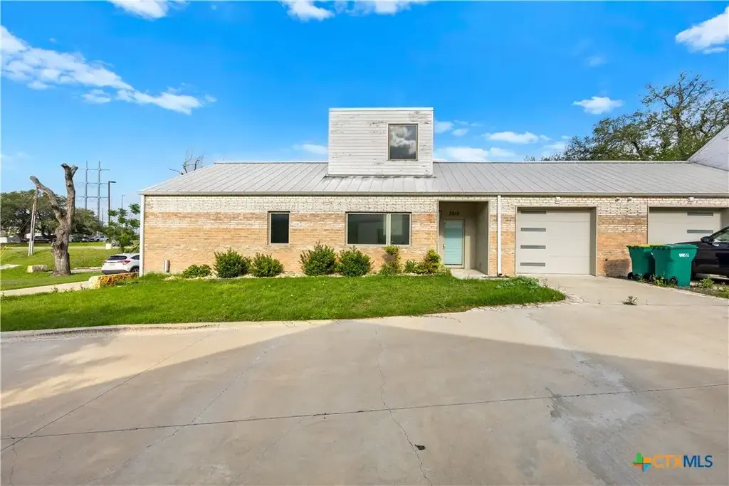 2819 Lone Oak Drive, Belton