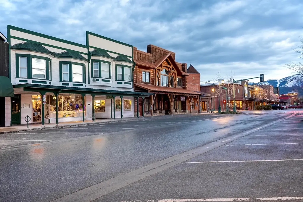 214, 216, 218 Central Avenue, Whitefish