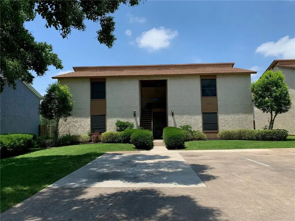 1505 Oakdale Circle D, College Station