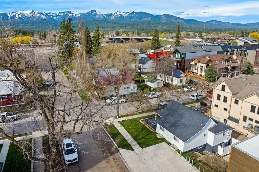 205 1/2 E 1st Street, Whitefish
