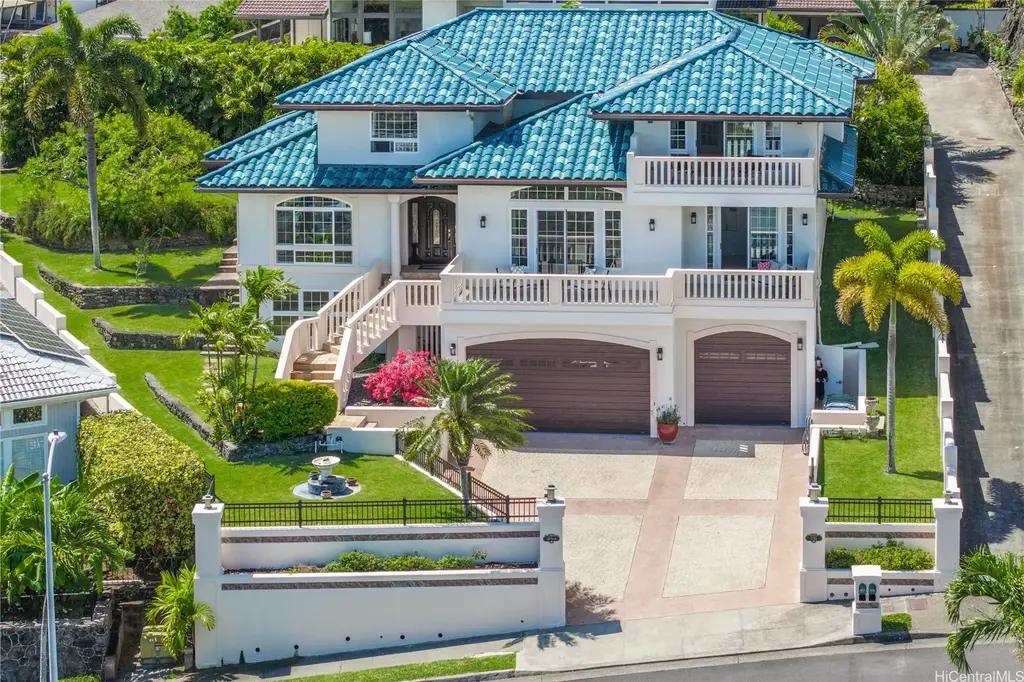 1295 Aulepe Street, Kailua