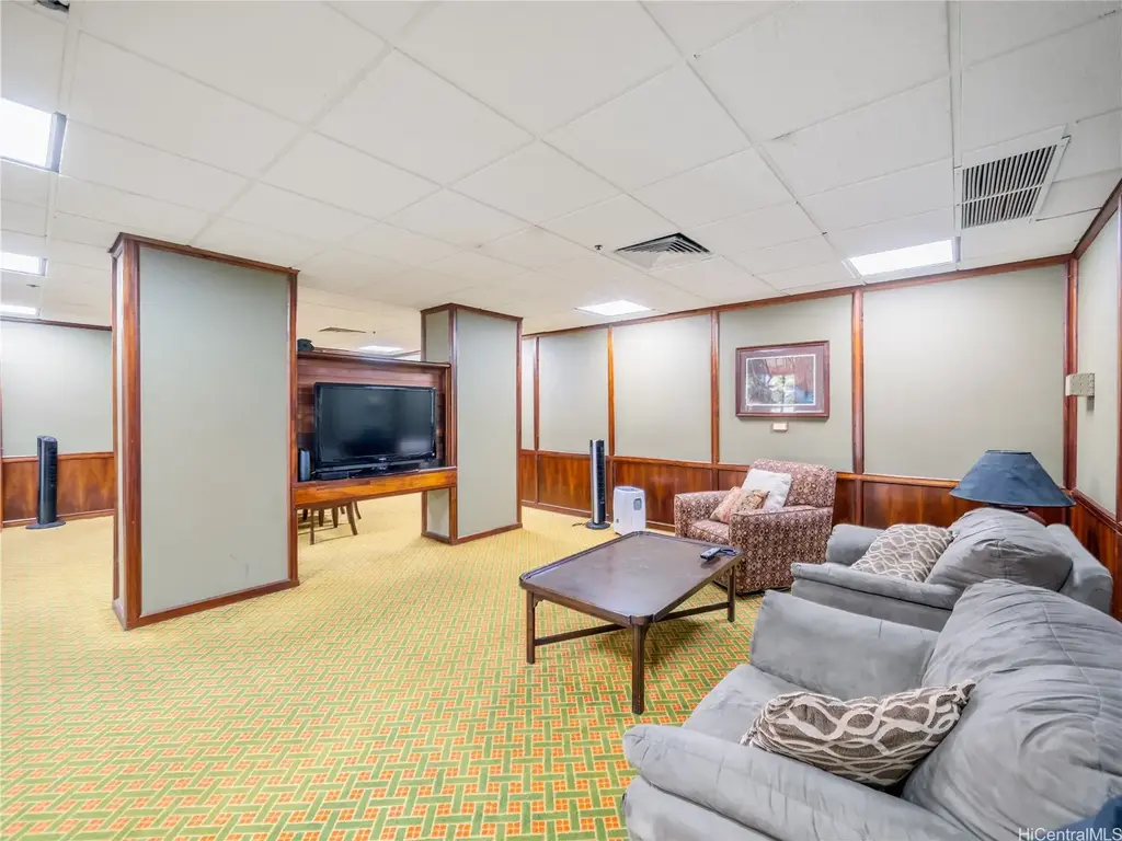 555 Hahaione Street # 5c, Honolulu