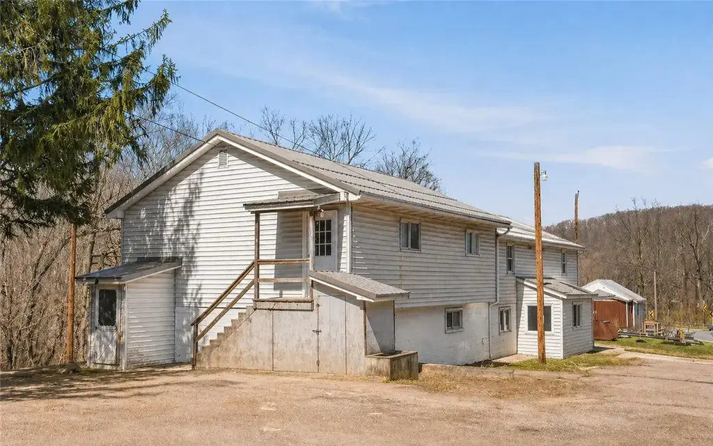 767-779 Glade City Road , Summit
