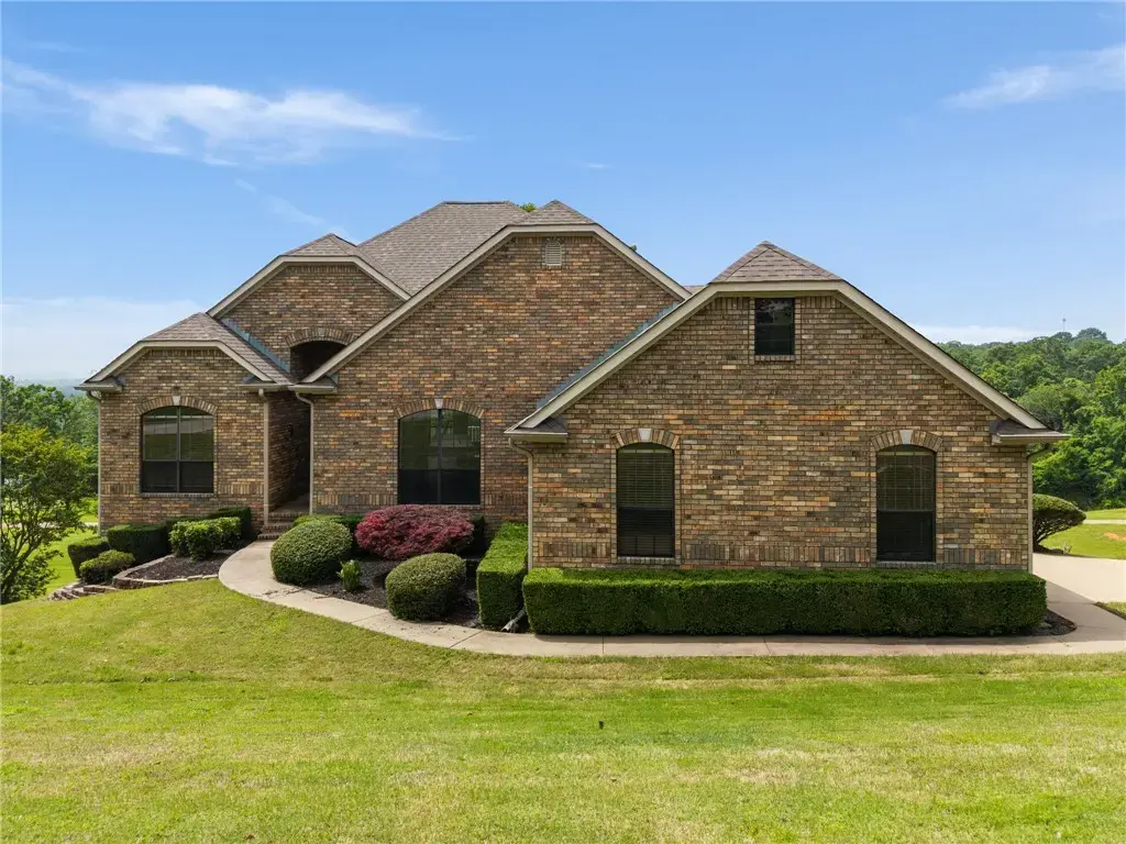 3819 Tpc Drive, Alma