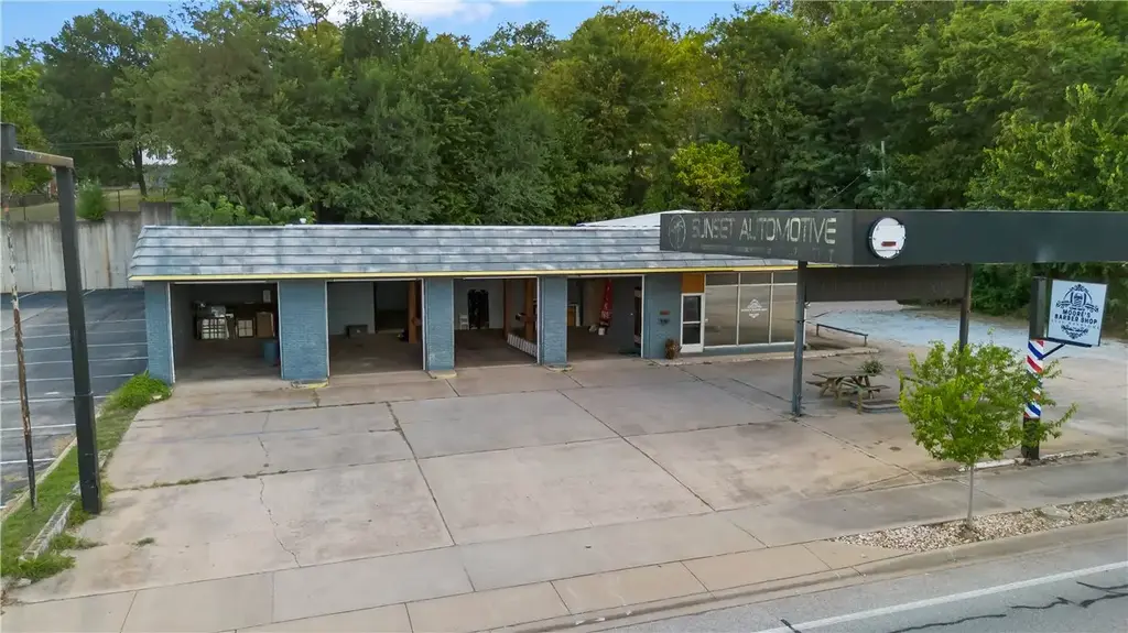 306 N Main Street, Harrison