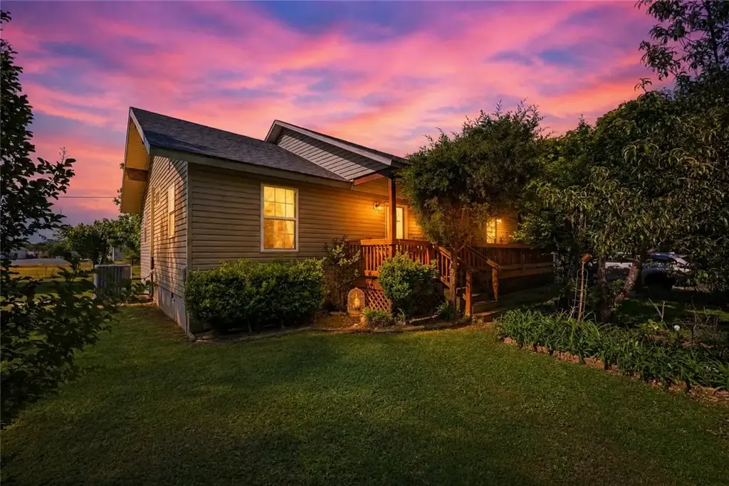 671 S Ray Avenue, Fayetteville