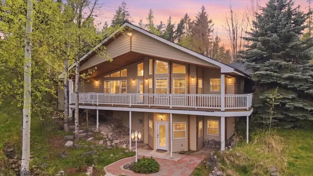 33608 Hilltop Terrace, Bigfork