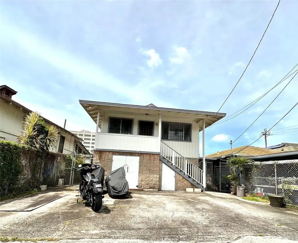 1843 B Liliha Street, Honolulu