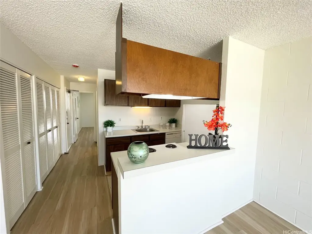 (unit #604) 1717 Citron Street, Honolulu
