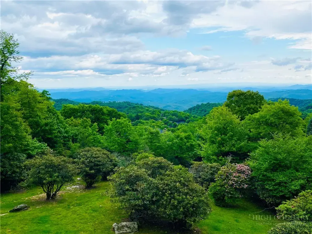 391 Oak Ridge Drive, Boone