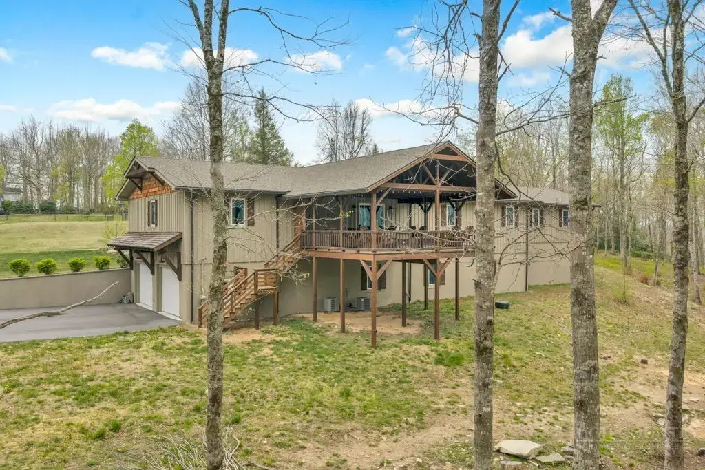 811 Linhigh, Newland