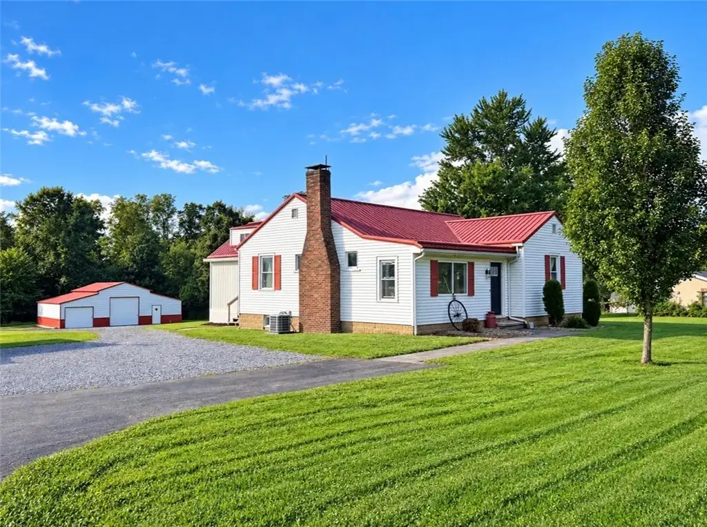 2017 Eastbrook Road, Hickory