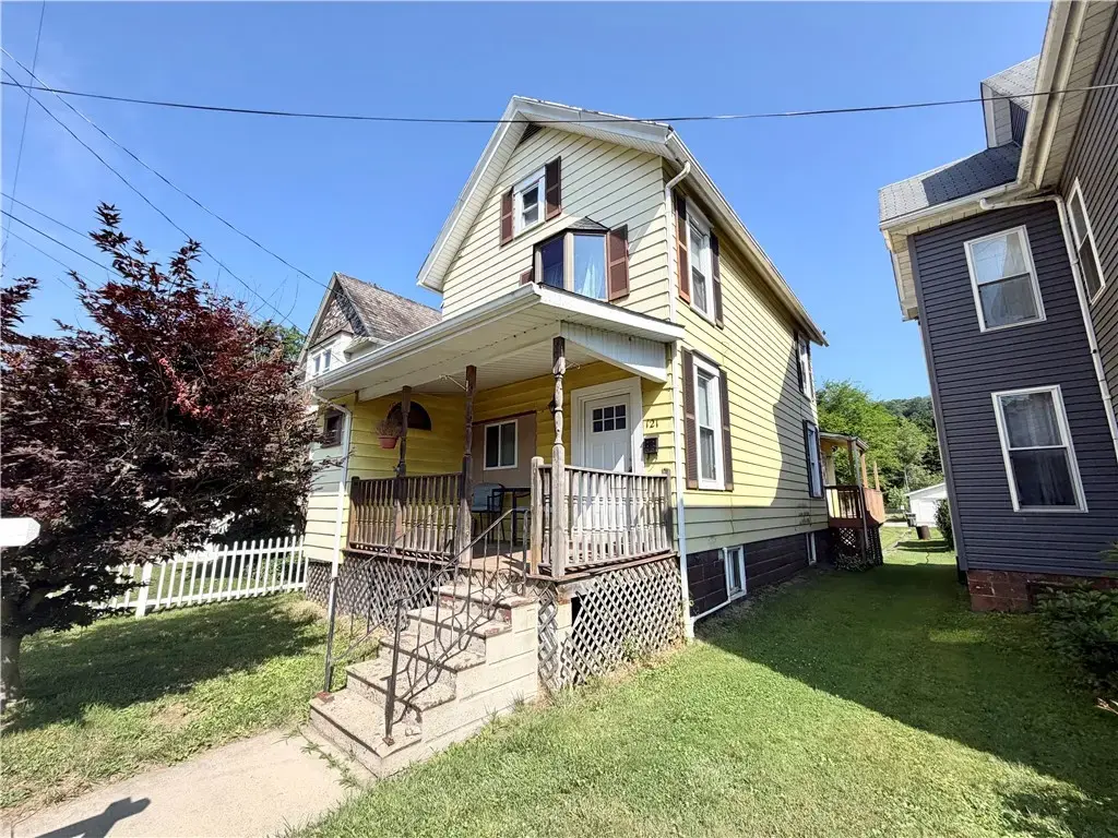 121 Elizabeth Avenue , Evans City Boro