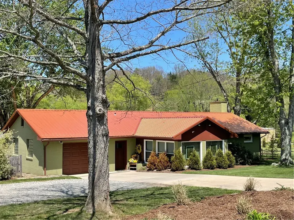 615 Westerly Lane, Ligonier