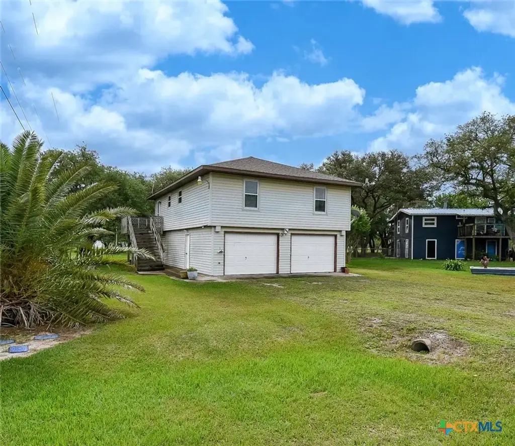 225 Swallow Drive, Palacios