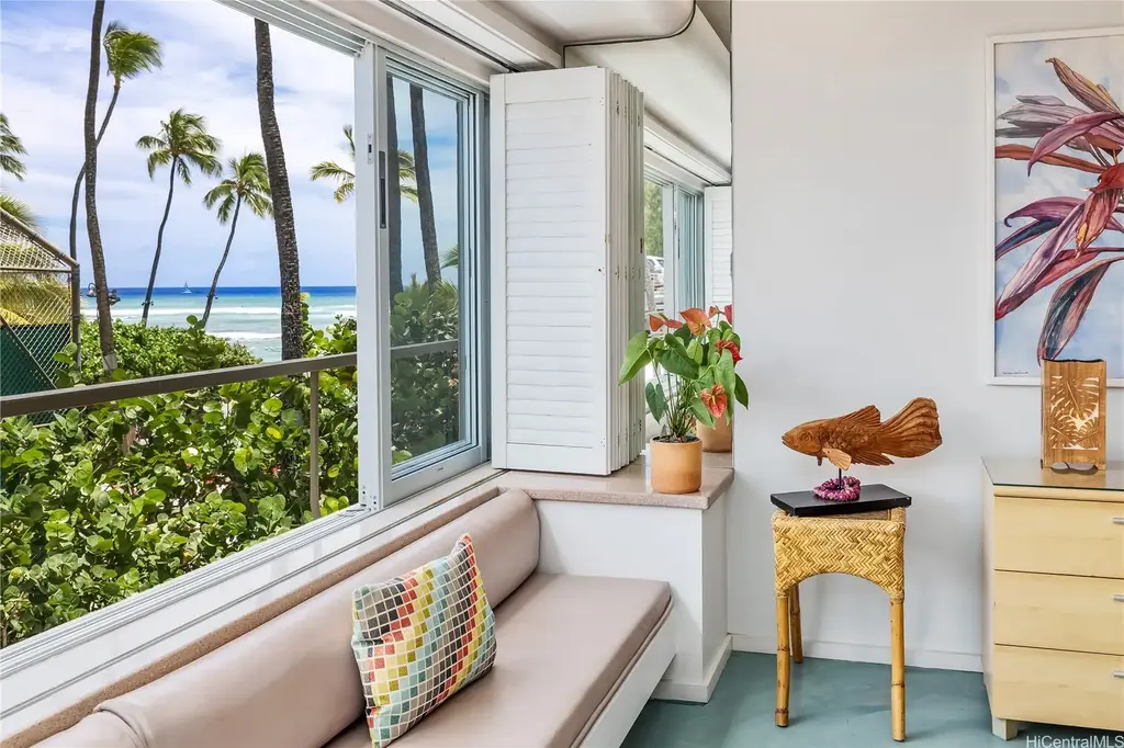 (unit #206) 2895 Kalakaua Avenue, Honolulu