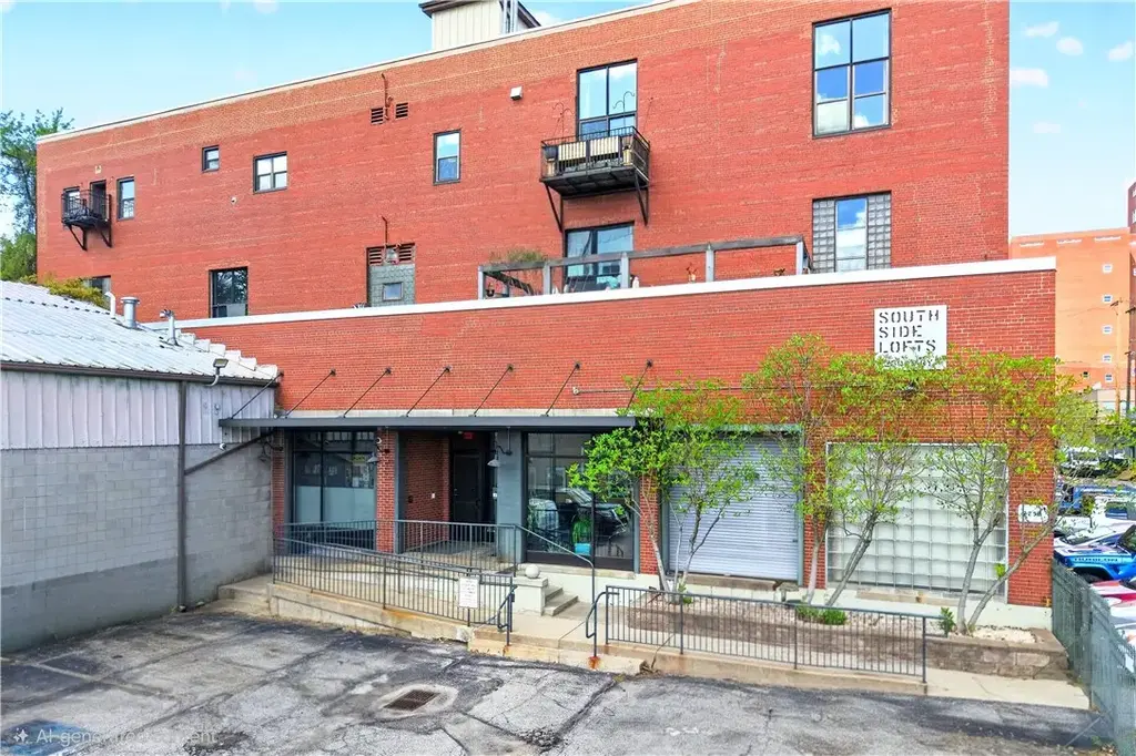 2250 Mary Street 315, South Side