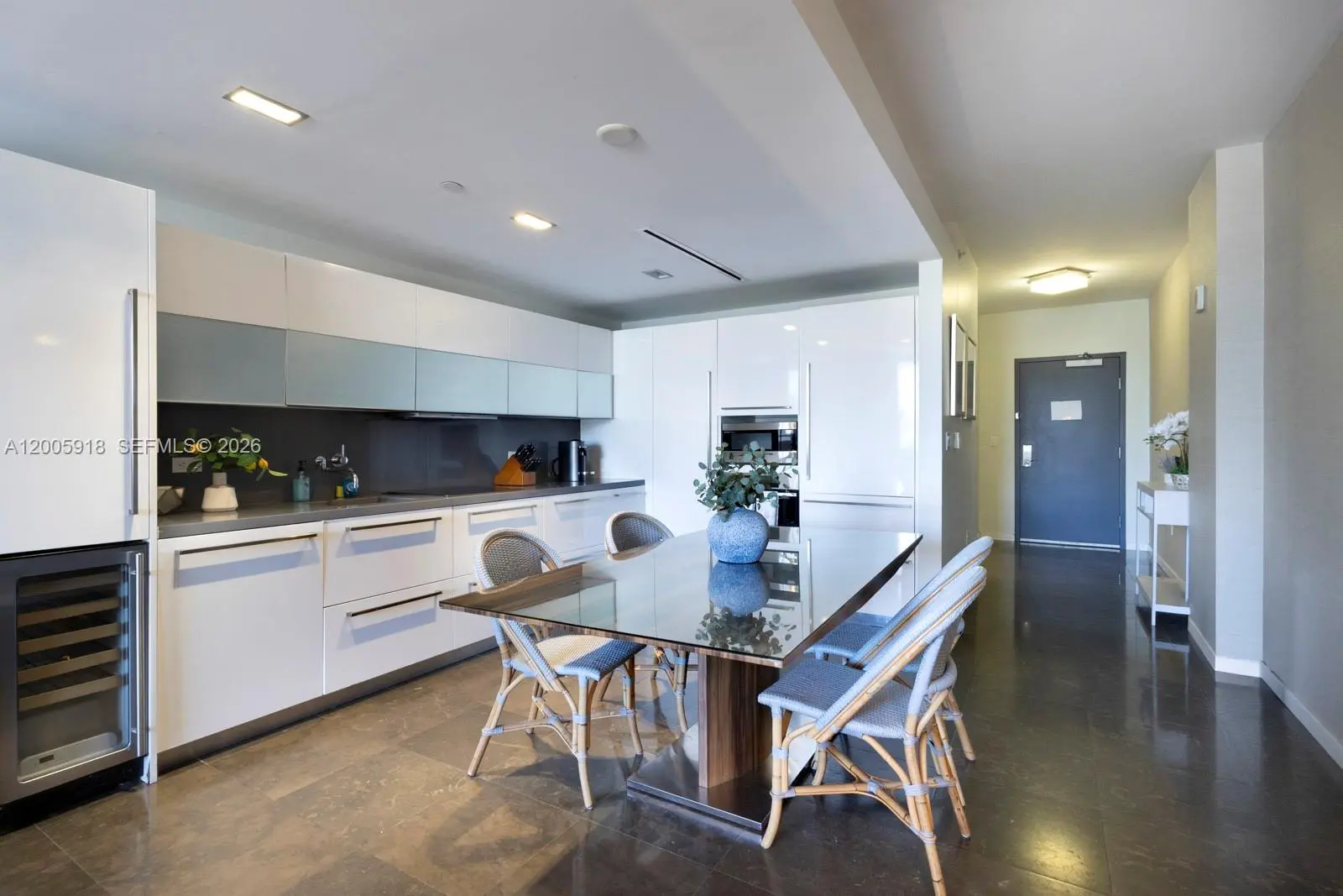 3 of 16 - 220 21st Street #303, Miami Beach, FL