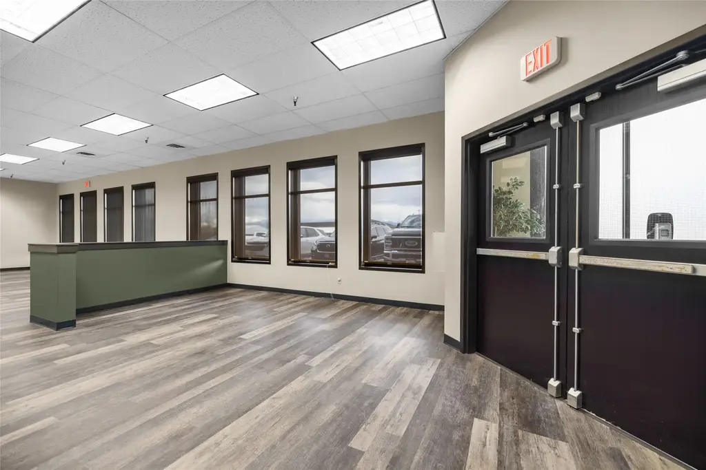 1327 Us Hwy 2 W Unit 2, Kalispell