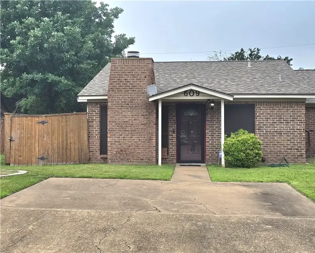 609 San Saba Court, College Station