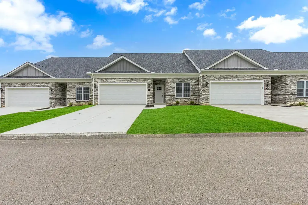 26 Pinehurst Place 26, Ohioville