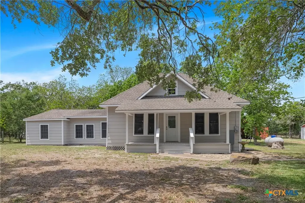 3042 County Road 452, Palacios