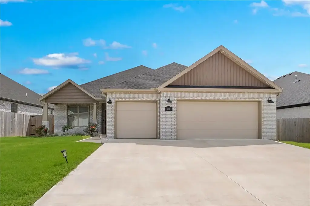 711 Merryfield Street, Bentonville