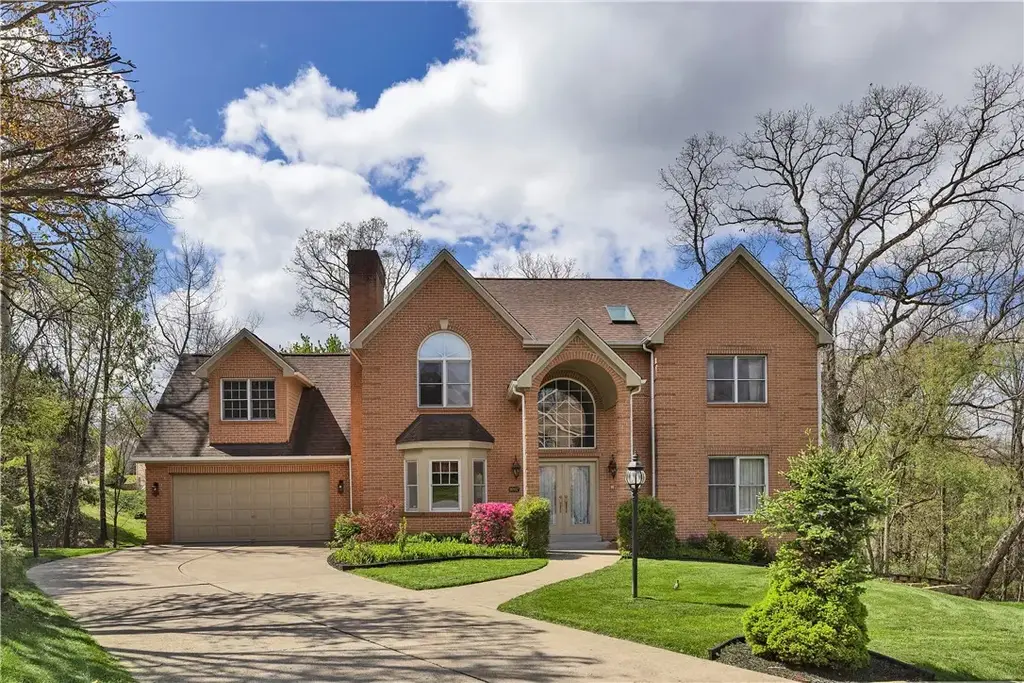 9007 Hampshire Court , Ross