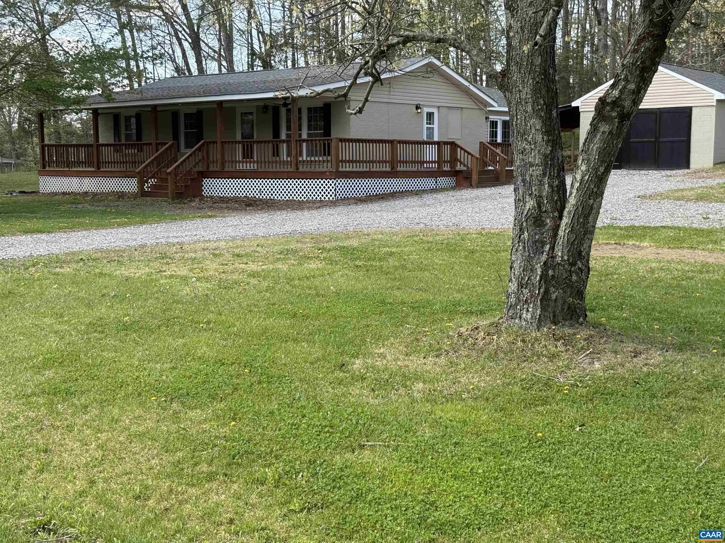 100 Lake Dr, Farmville