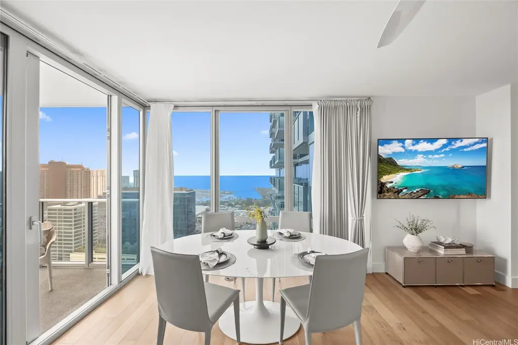 (unit #3211) 629 Keeaumoku Street, Honolulu