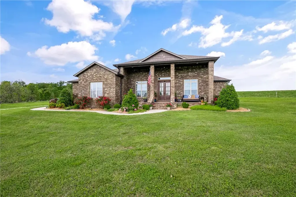 244 Ne Pianalto Street, Bentonville