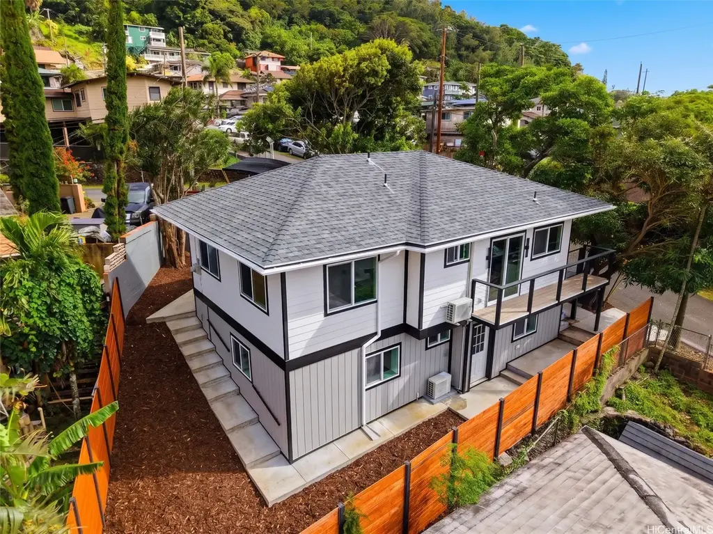 2702 Nihi Street, Honolulu
