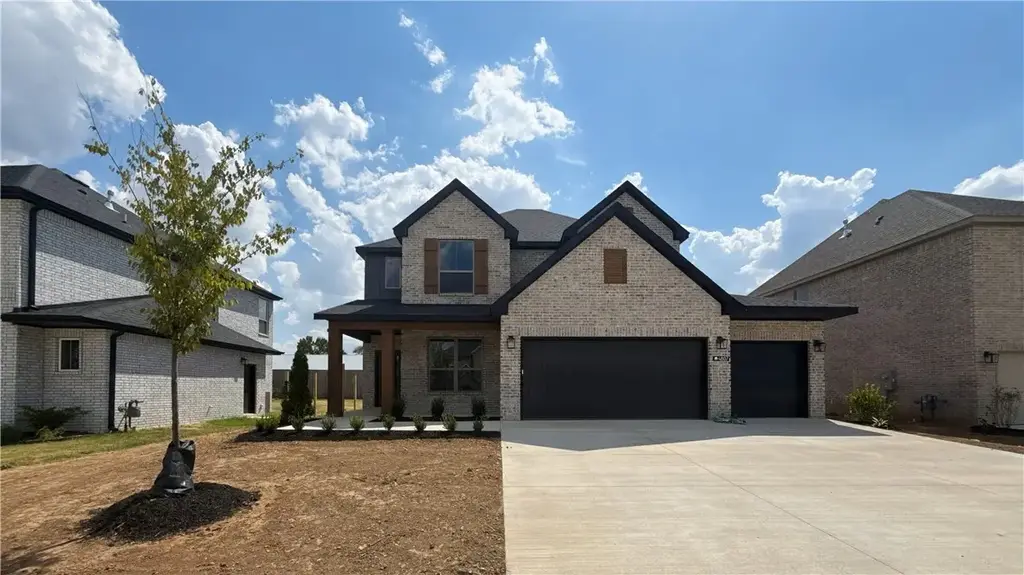 4807 Sw Juneberry Street, Bentonville