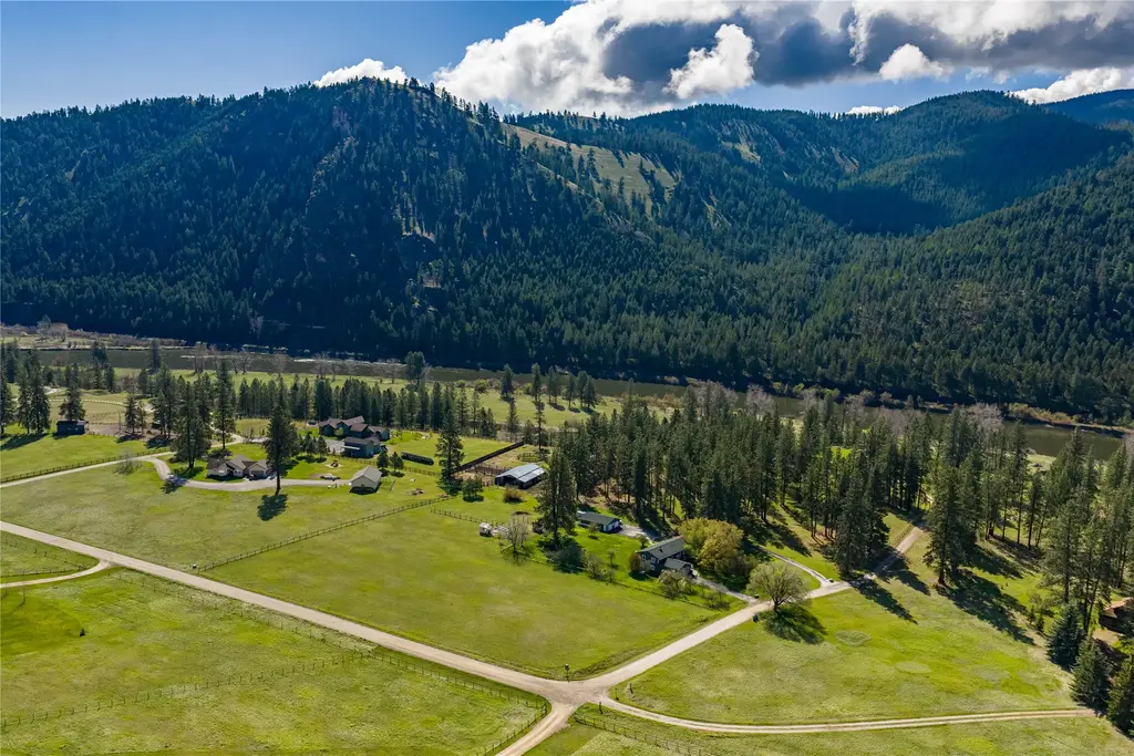 14880 Big Horn Road, Huson
