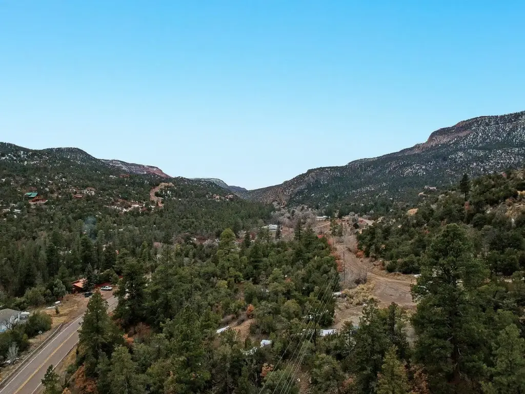 Raptor Road, Jemez Springs