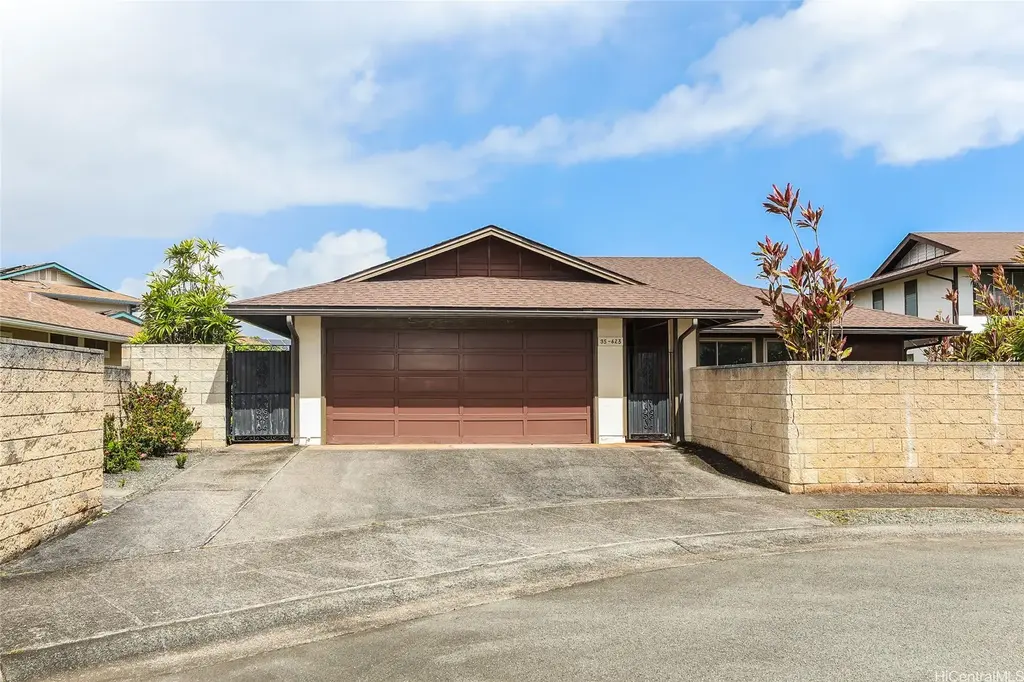 95-623 Makaimoimo Street, Mililani