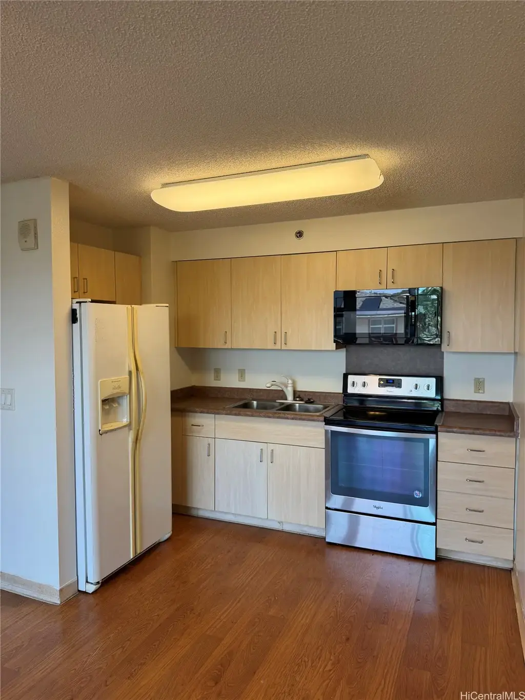 94-302 Paiwa Street # 202, Waipahu