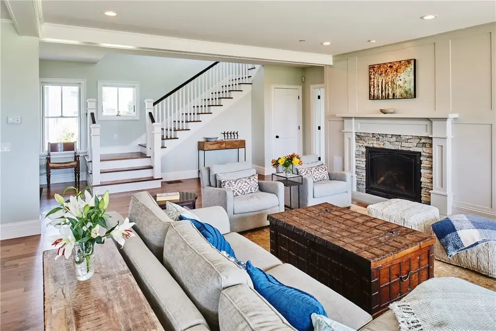 210 Explorer Dr, North Kingstown