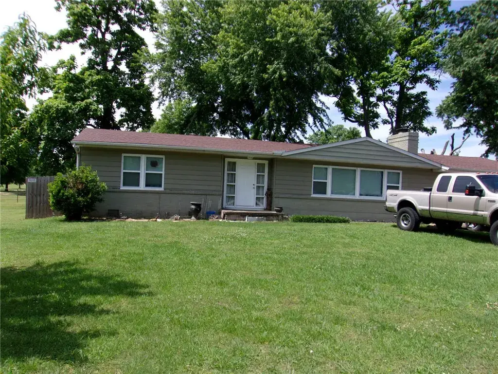 1929 N Center Street, Elkins
