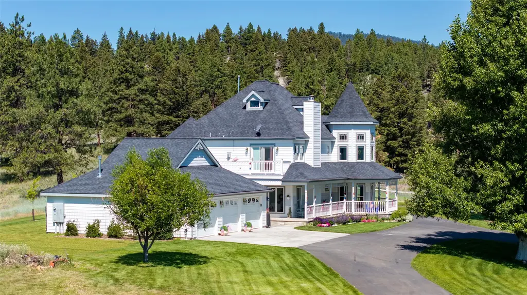 120 Forest Park Drive, Clancy
