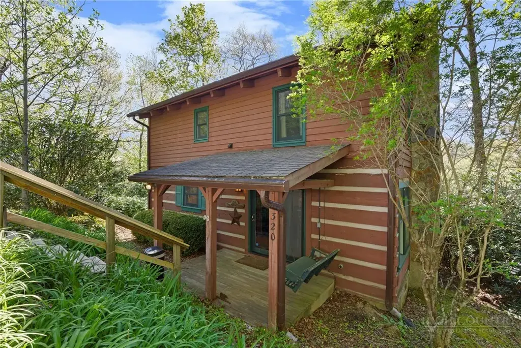 320 Holly Lane, Blowing Rock