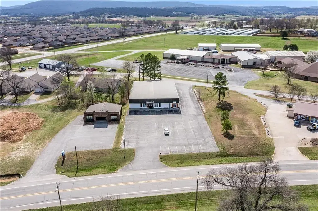 921 E Douglas Street, Prairie Grove