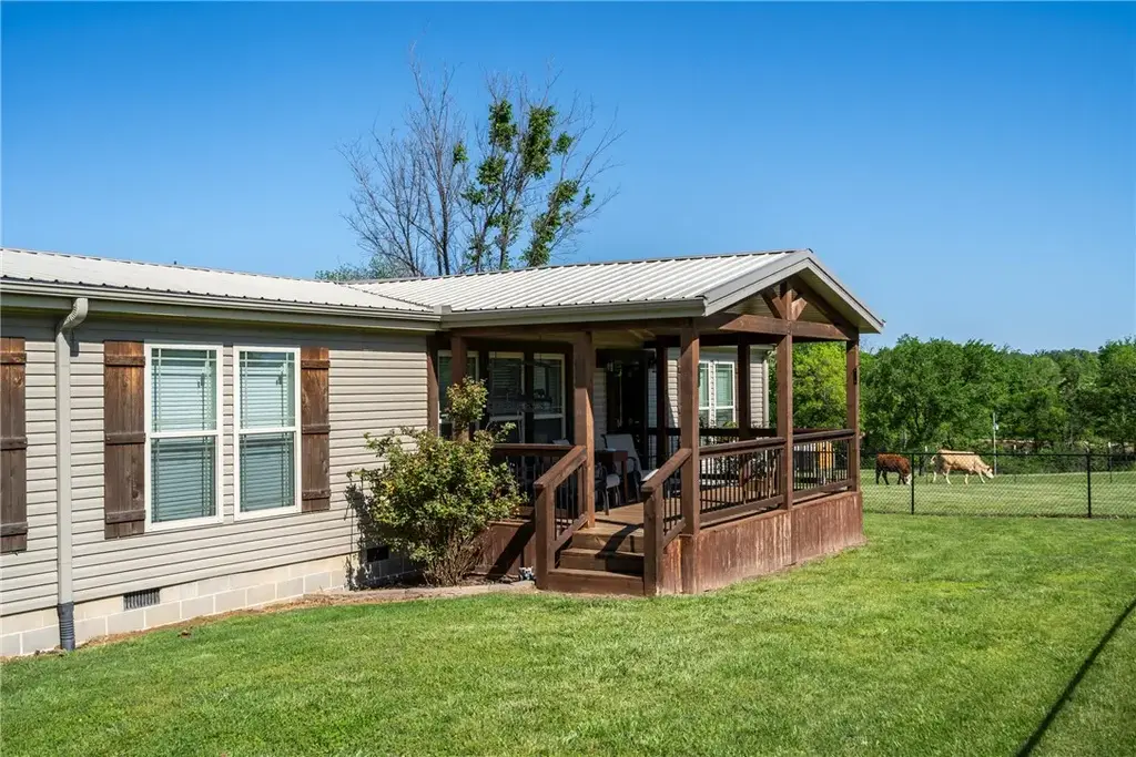 17011 Ross Road, Sulphur Springs